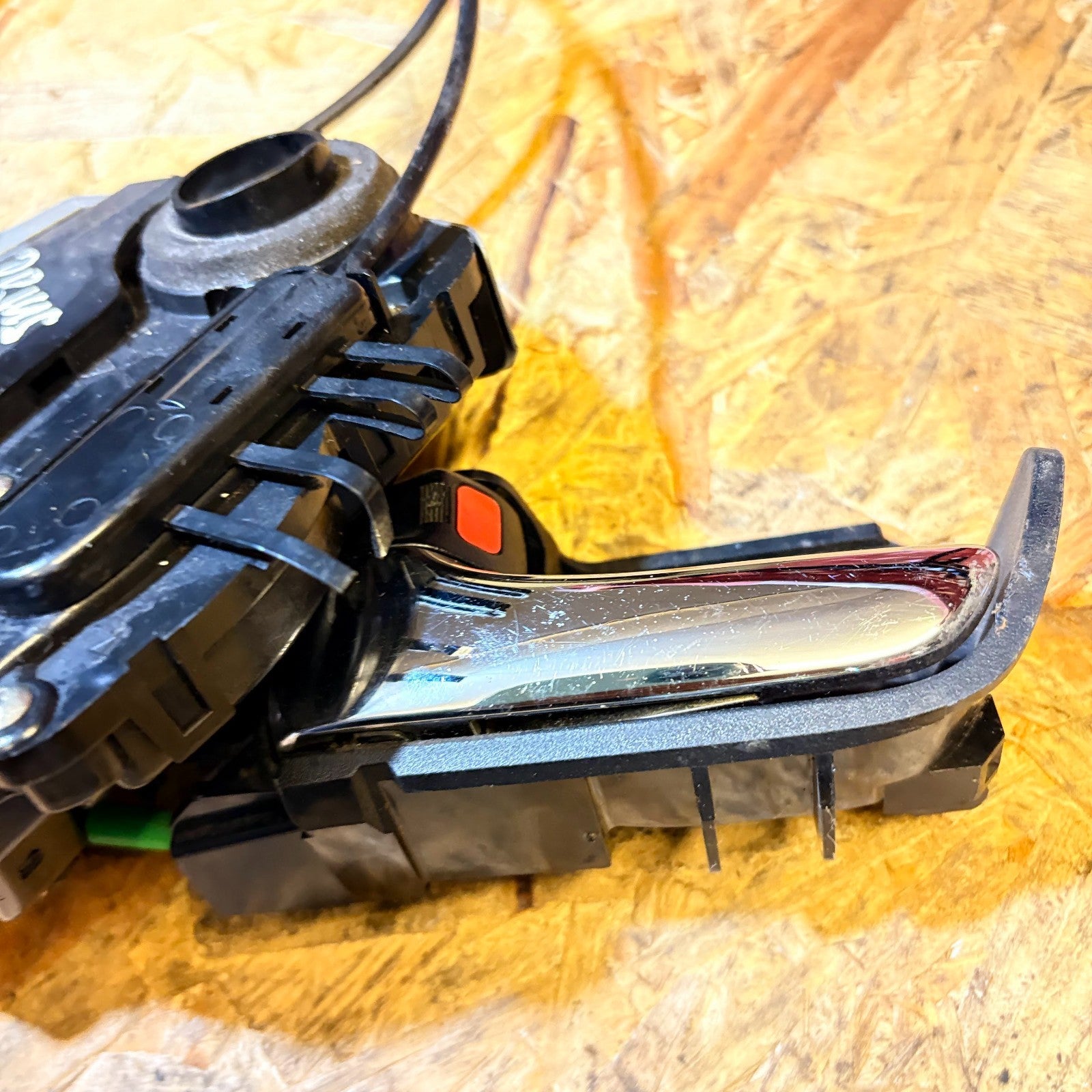 TOYOTA PRIUS MK2 05-09 REAR LEFT PASSENGERS DOOR LOCK MECHANISM 69274-47020