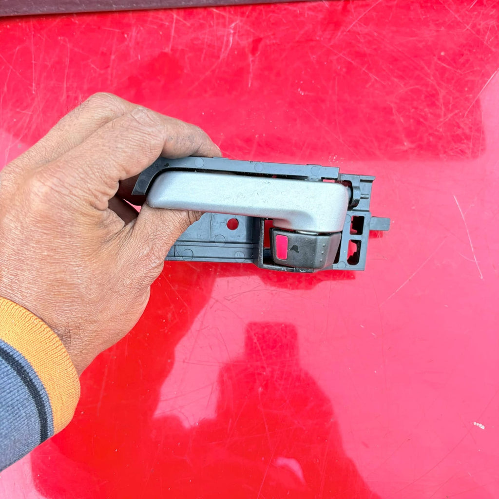 SUZUKI Splash 2013 HATCH REAR Passenger FRONT LEFT SIDE INTERIOR DOOR HANDLE