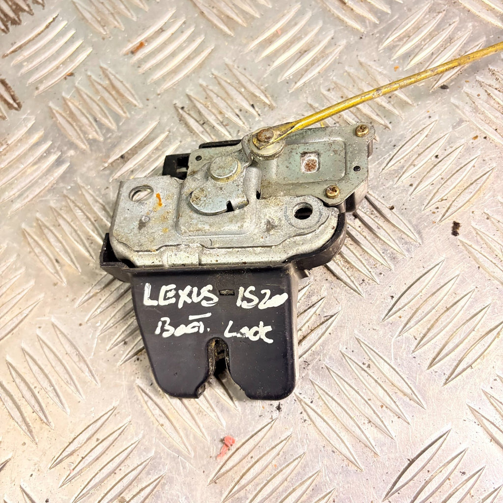 2004 LEXUS IS200. BOOT LID TAILGATE LOCK LATCH
