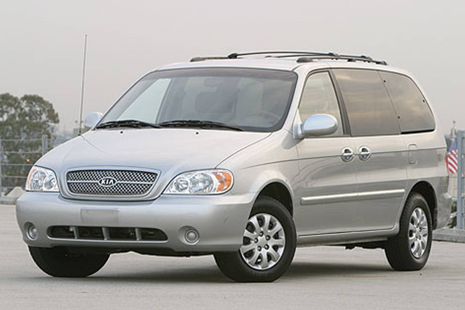 Kia Sedona 2002-2005 Front Right Bonnet Hinge OSF Replacement