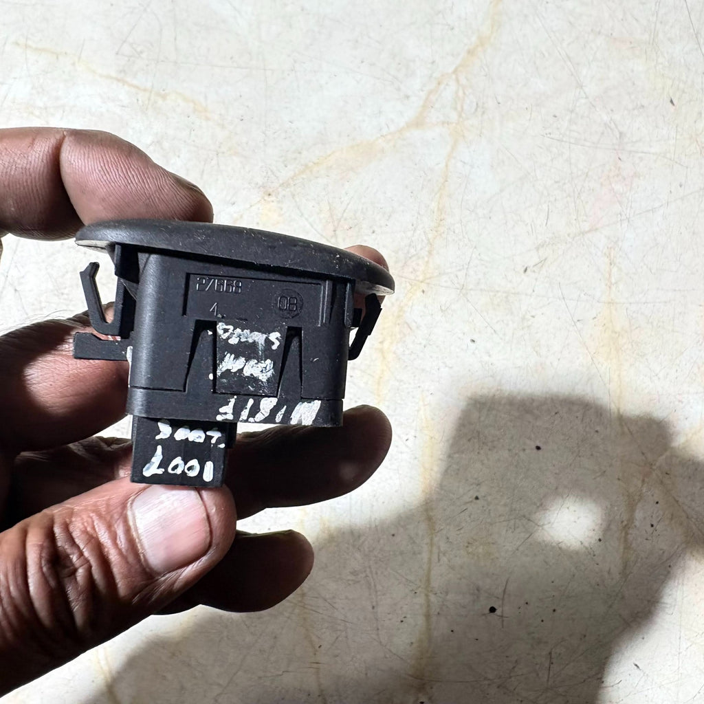 PEUGEOT 1007 2004-2009 WINDOW SWITCH FRONT LEFT PASSENGER SIDE 96401469XT