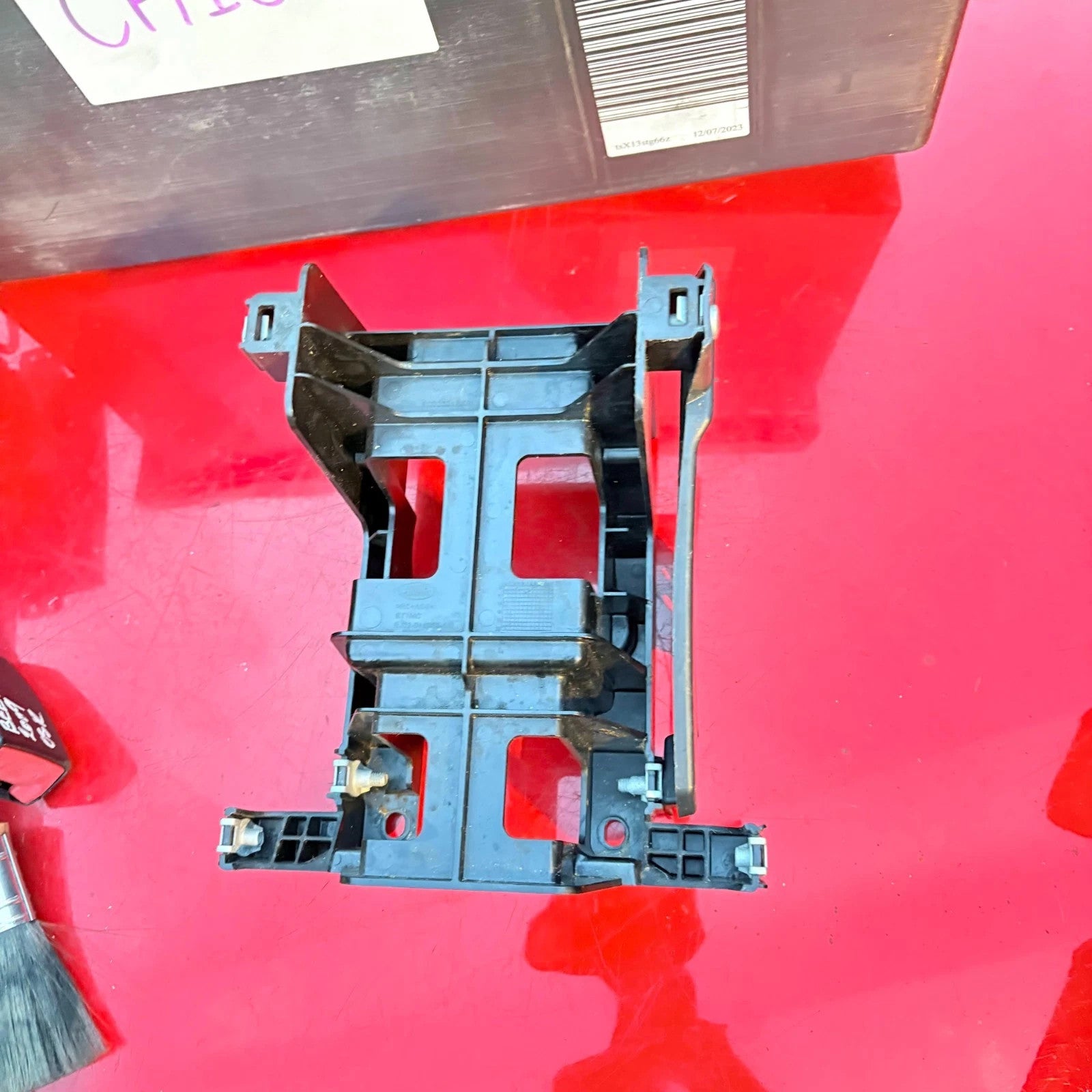 Range Rover 2011 Centre Console Frame Support
