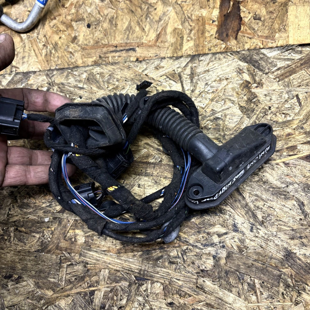 MINI ONE 2005 DOOR WIRING LOOM PASSENGER FRONT SIDE OFFSIDE 135604/10