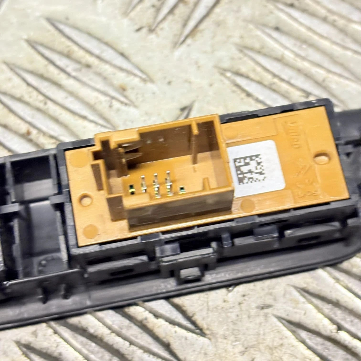 PEUGEOT 2008 2017 INTERIOR SWITCH PANEL 96750153ZD R2592