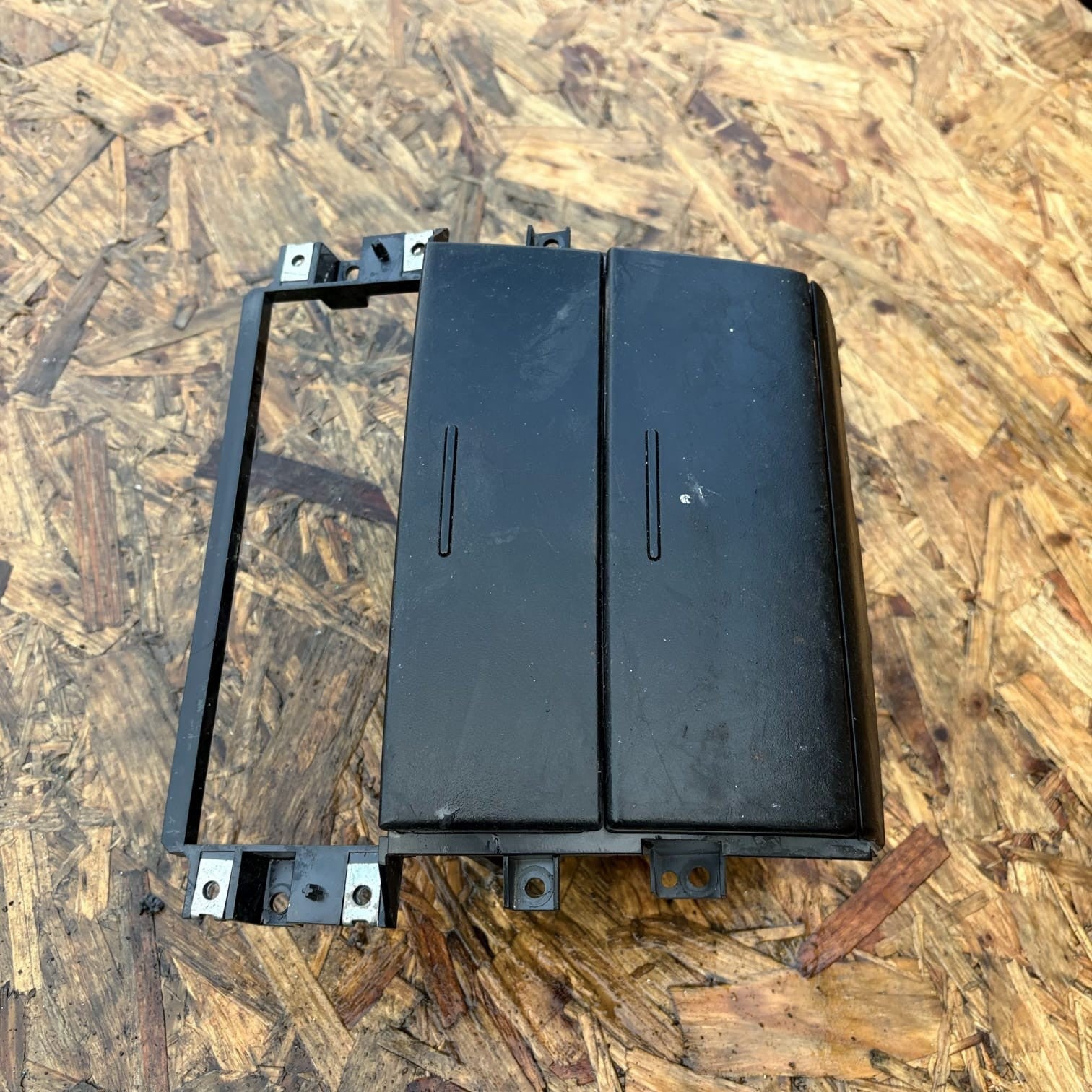 KIA SORENTO FRONT ASHTRAY STORAGE COMPARTMENT 2003 84570-3E000-PH