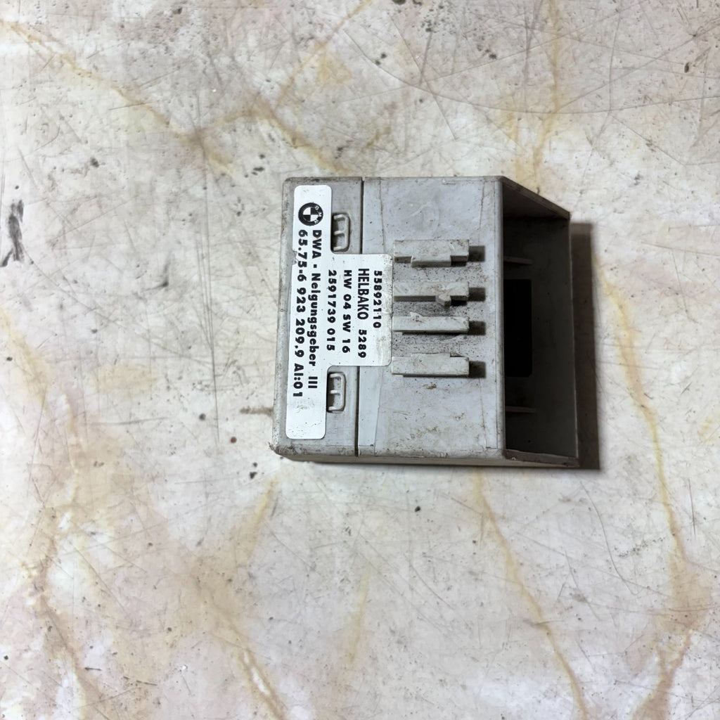 BMW HELBAKO ENGINE CONTROL UNIT MODULE SENSOR 55892110
