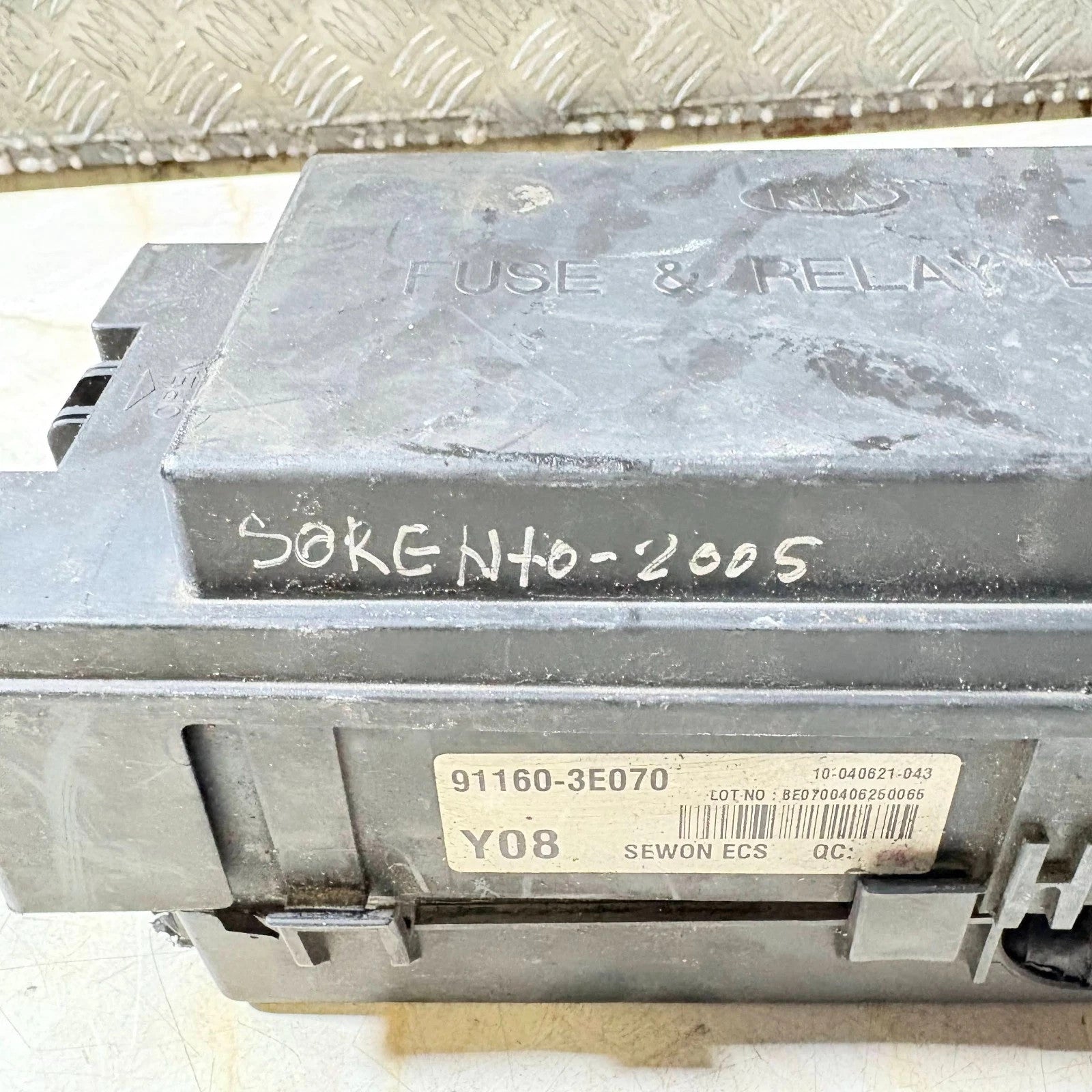 Kia Sorento 2.5 CRDi 2002-2009 Engine Bay Fuse & Relay Box 91160-3E070
