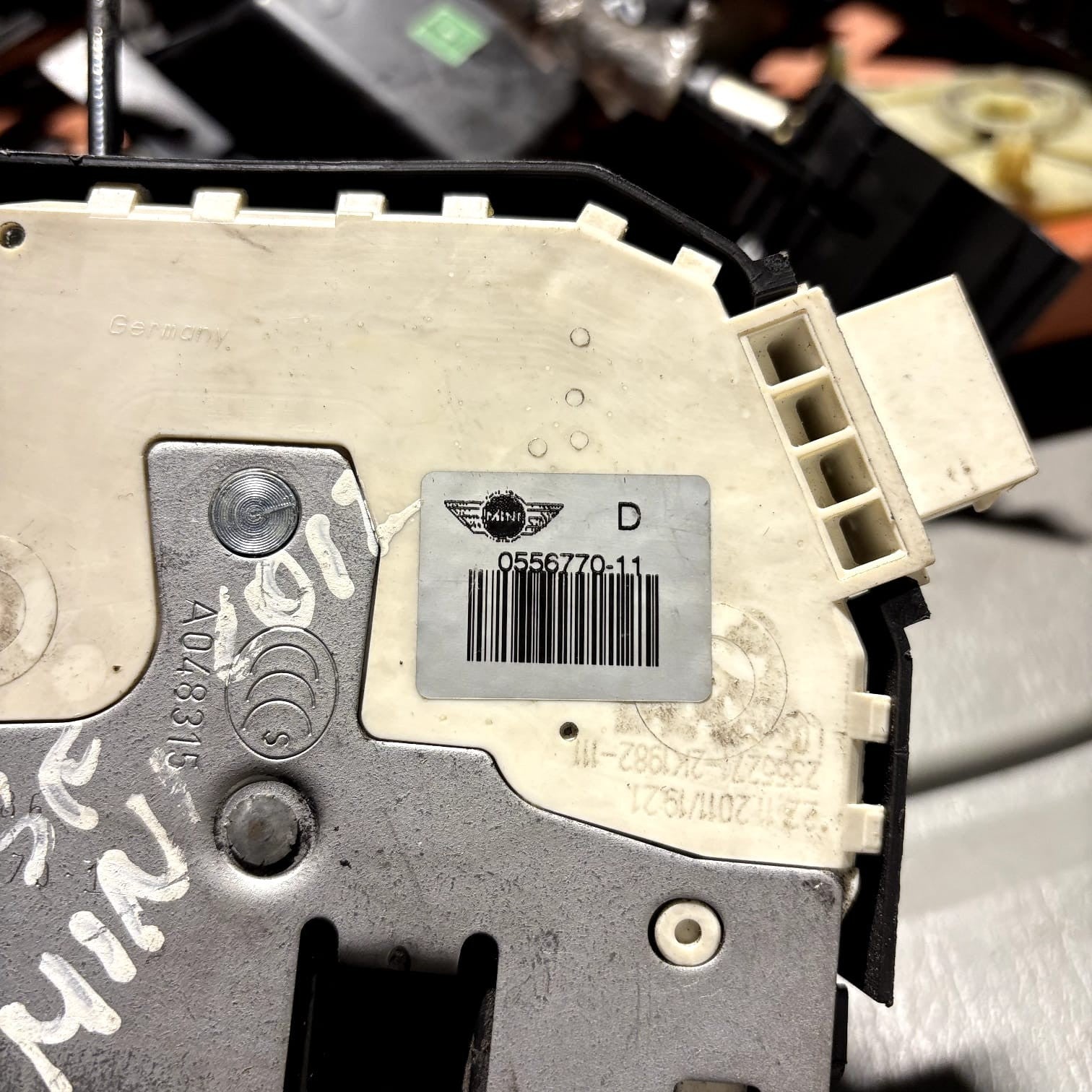 Volvo V40 Passenger Front Side Door Lock Mechanism 31274223 2012 A048315