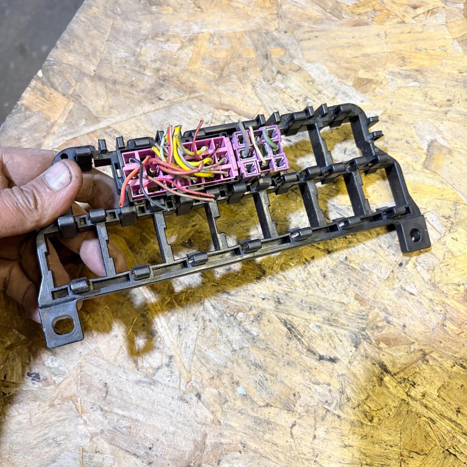 udi TT MK1 1998-2006 Under Dash Interior Fuse Relay Box Board Holder 8N0937503