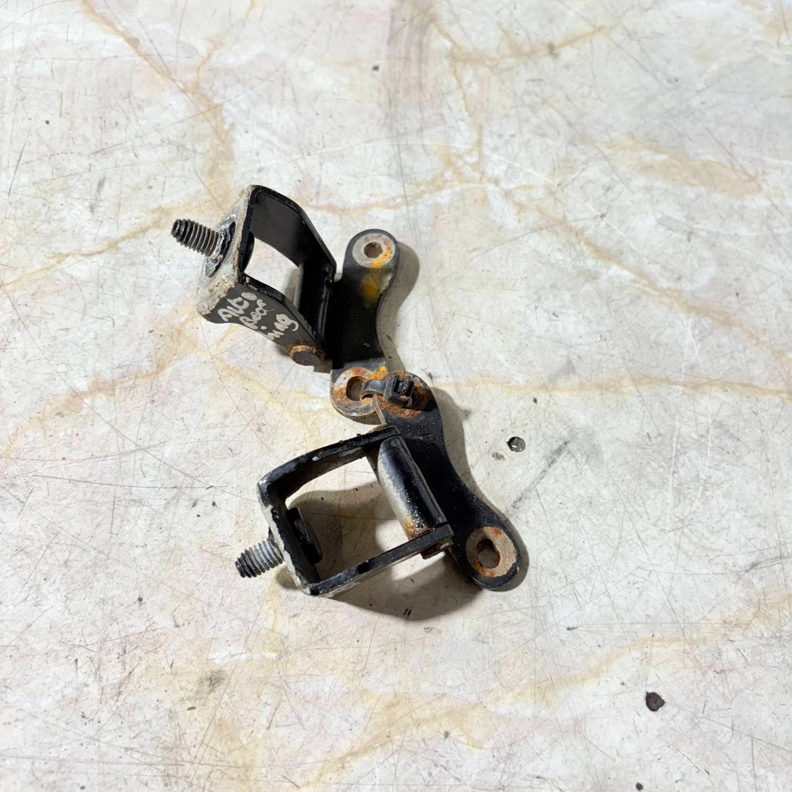 Suzuki Alto 2009-2014 HA25 Tailgate Boot Lid Hinges Pair Rear Hatch Hinge Set