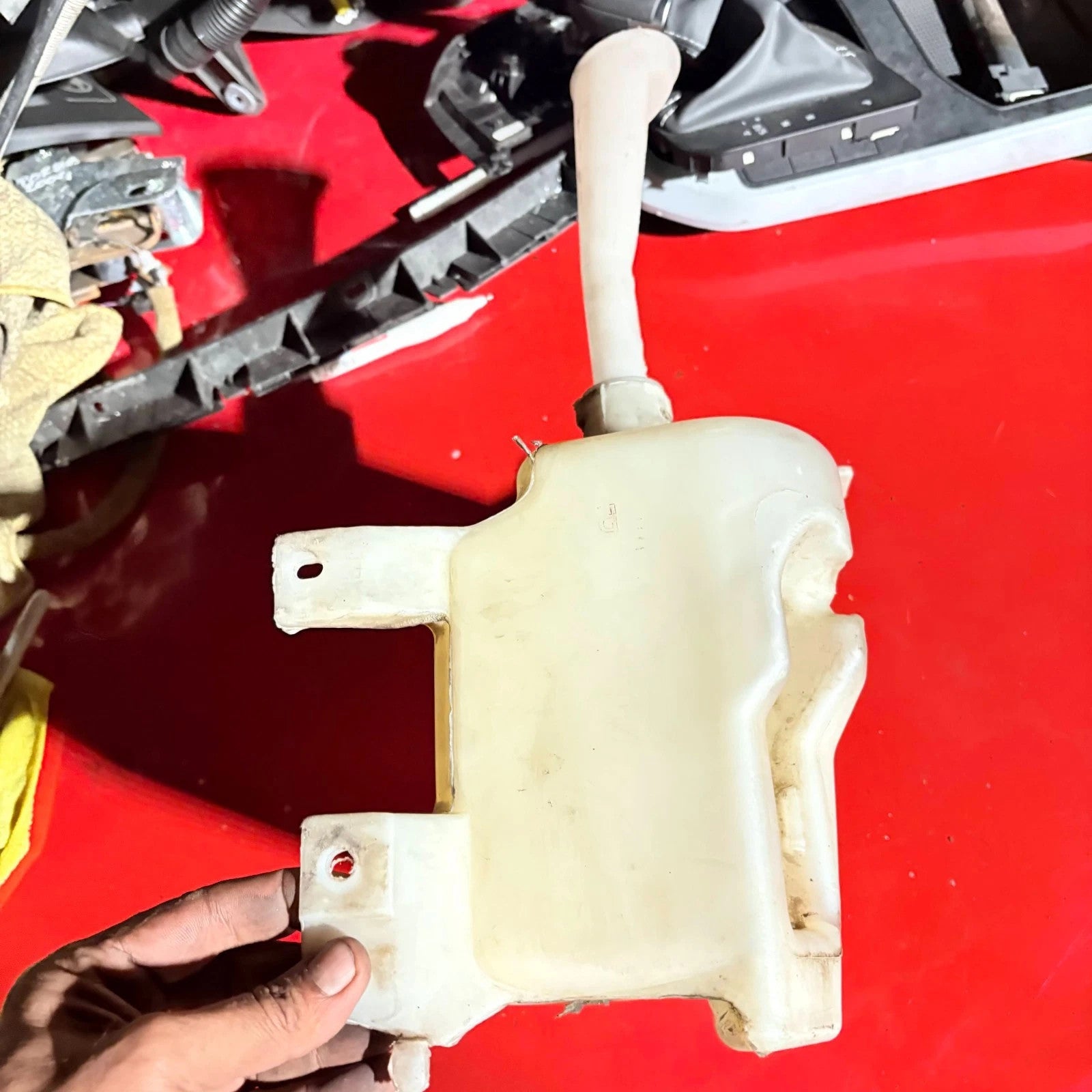 NISSAN PRIMERA MK3 WASHER BOTTLE NO CAP 28910AU400 2001-2008