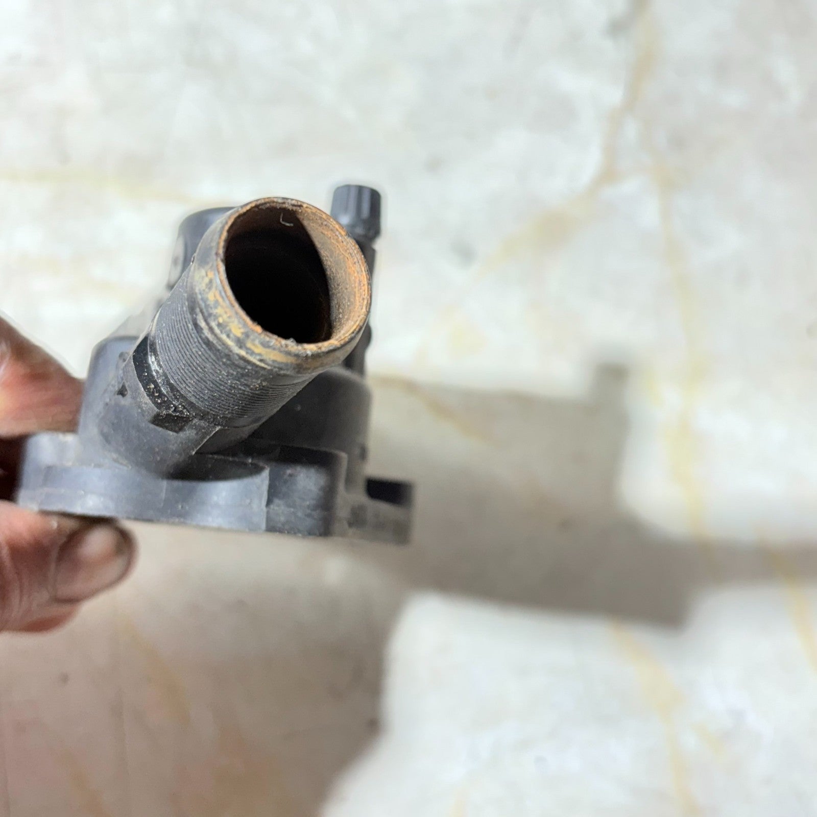THERMOSTAT HOUSING FOR PROTON 2000