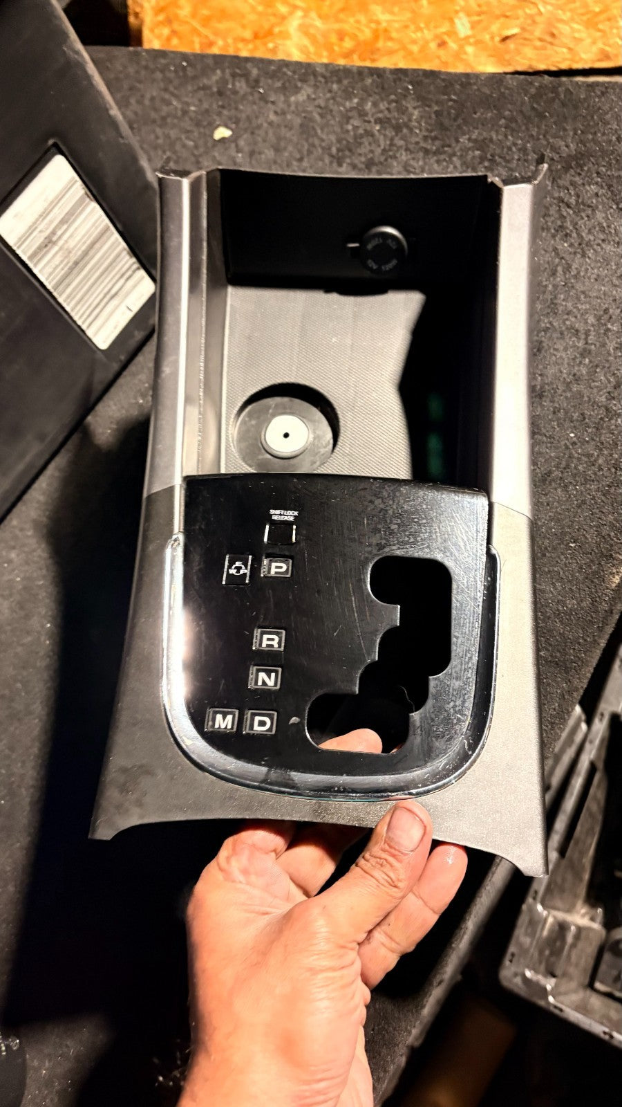 SSANGYONG KORANDO AUTOMATIC GEAR SELECTOR Trim Surround Plastic