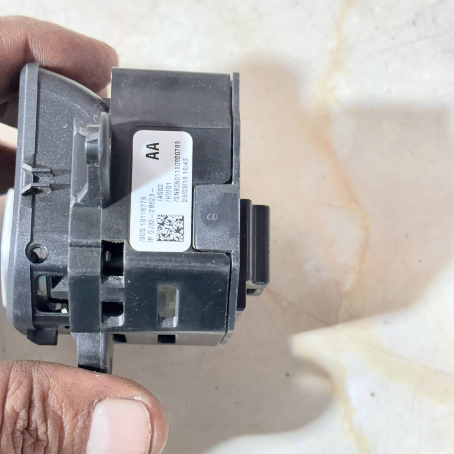 RANGE ROVER EVOQUE HANBDRAKE PARKING BRAKE SWITCH L538 2018 GJ32-2B623-AA