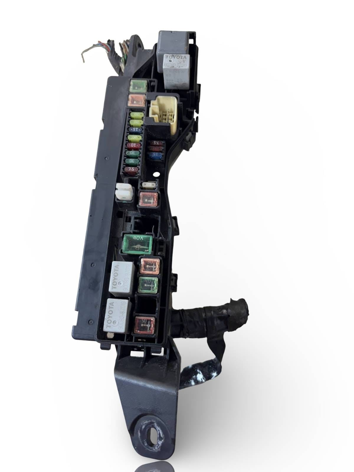 Toyota Avensis T25 2.0 D-4D Engine Bay Fuse Relay Box Unit 2003-2008