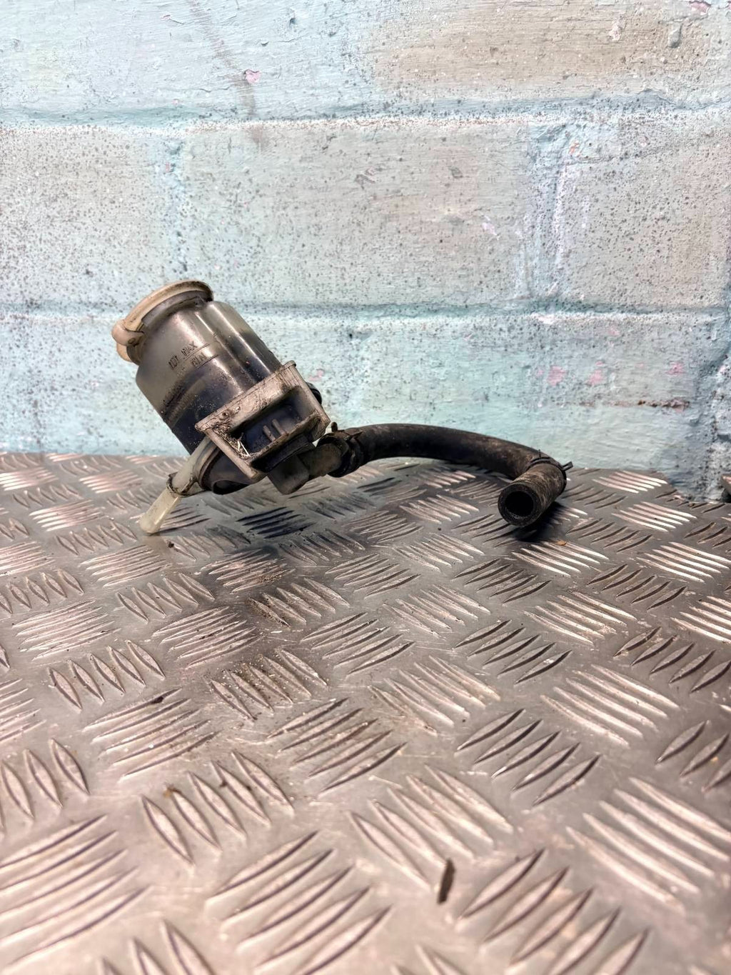 TOYOTA RAV 4 4WD 2005-2012 Power Steering Pump Tank Bottle 11659840
