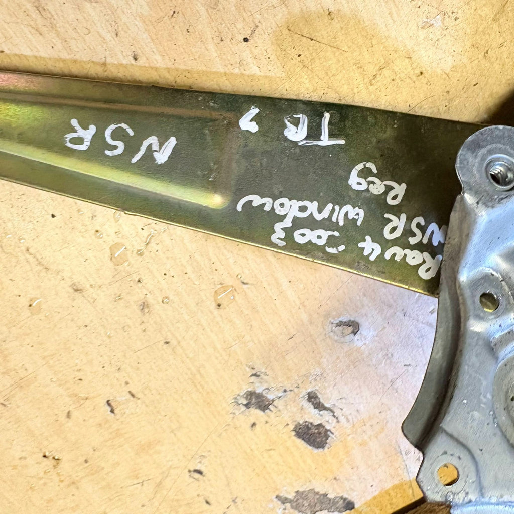 Toyota RAV4 MK2 2000-2006 Left Rear Passenger Window Regulator Motor