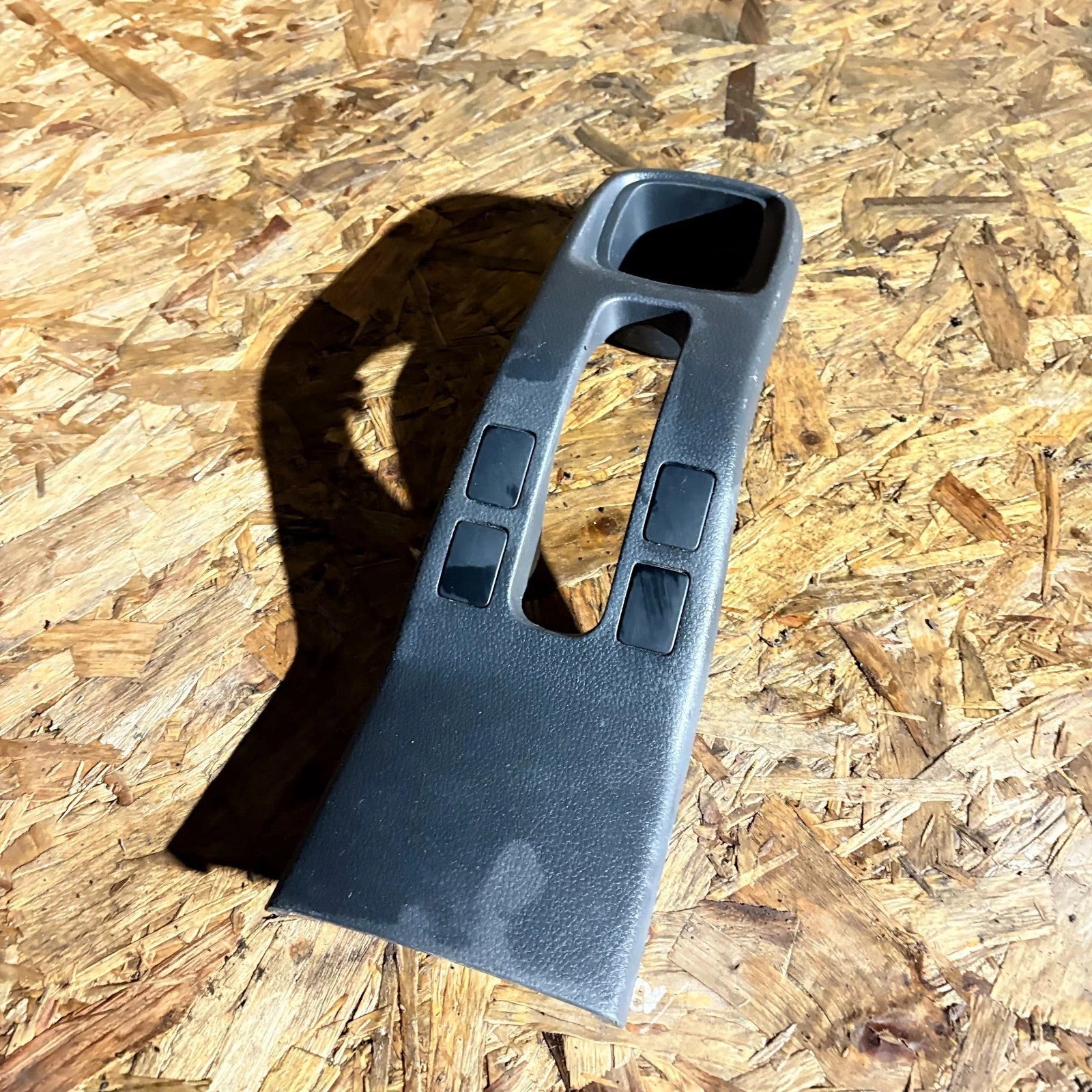 SUZUKI SX4 2006-2014 MK1 5DR HANDBRAKE SURROUND CENTRE CONSOLE 75822-79J0