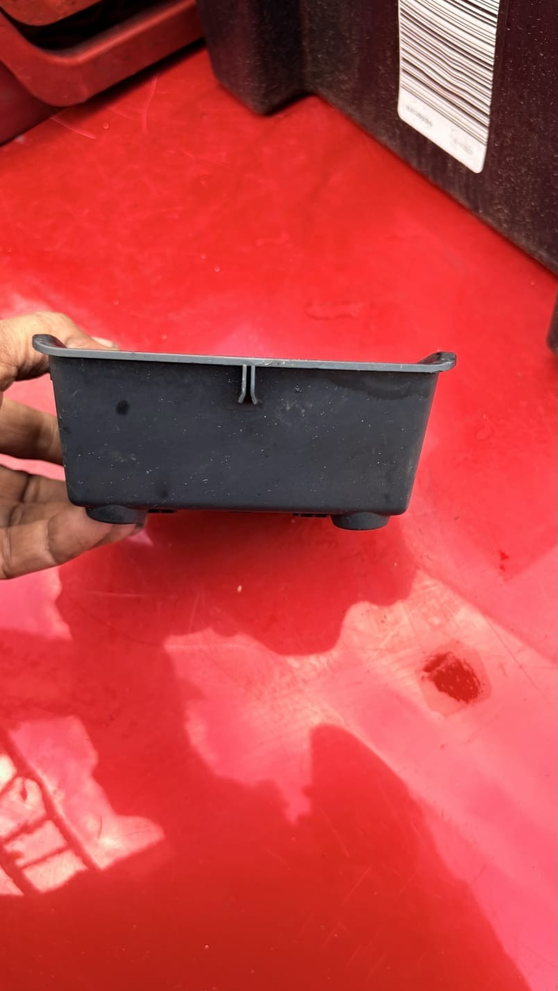VOLKSWAGEN SCIROCCO 2008-2017 CENTRE CONSOLE CUBBY TRAY 1K5863383C