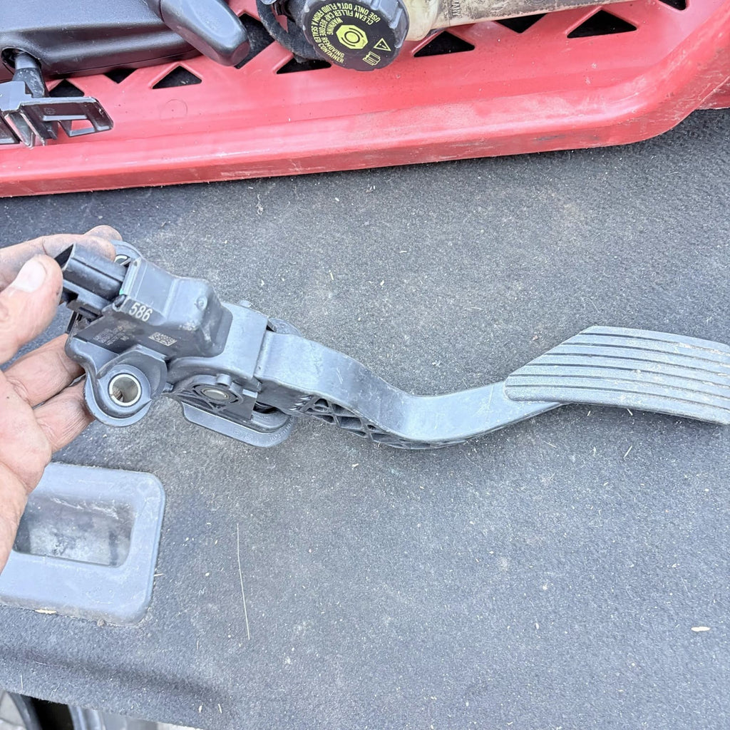 2006 JEEP PATRIOT THROTTLE ACCELERATOR PEDAL 04891586AB