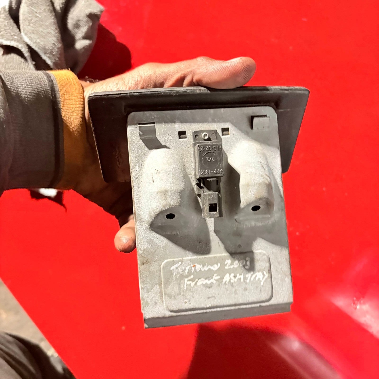 Nissan Terrano II 1999-2006 Centre Console Pop Out Ashtray