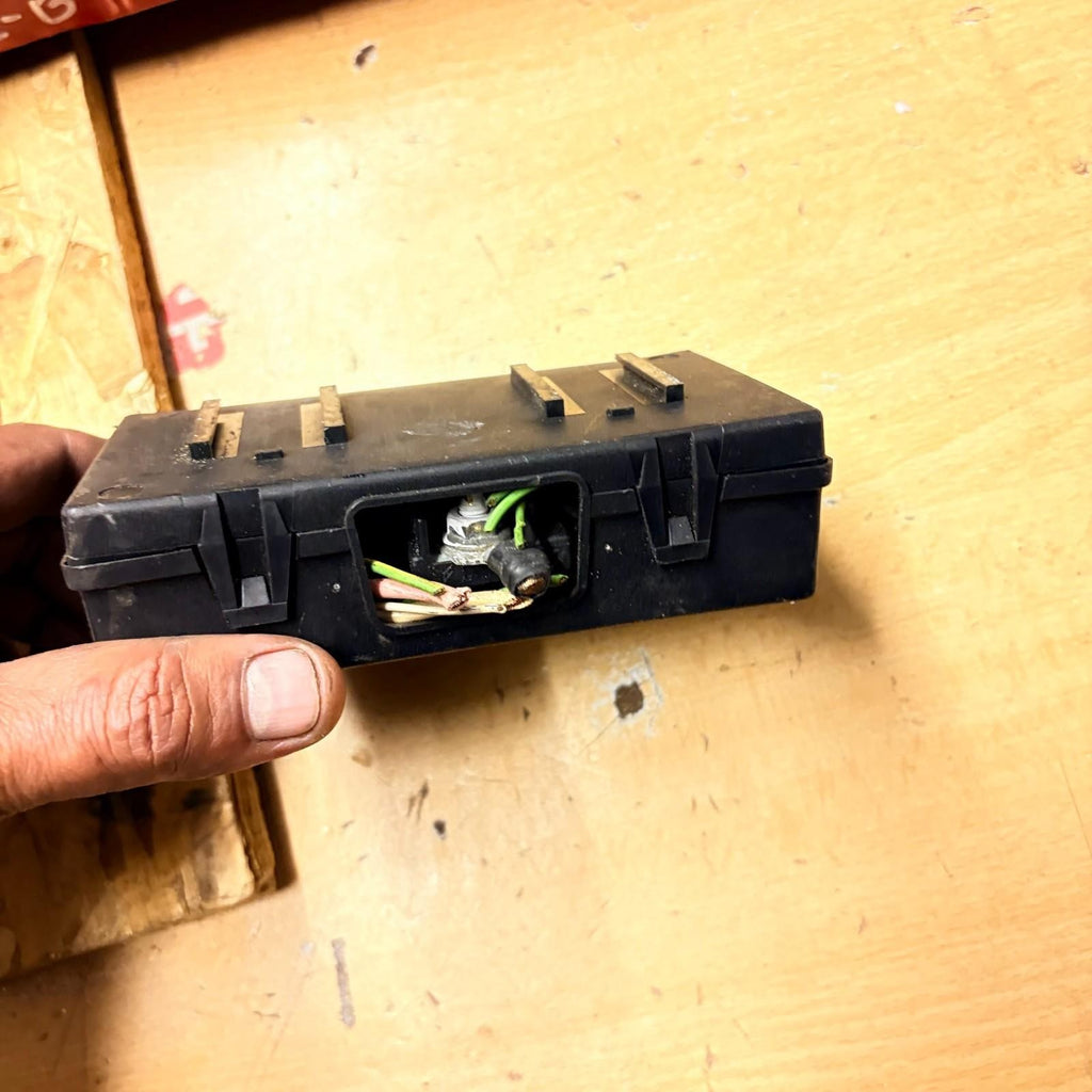 Citroen C5 2000-2008 Engine Bay Fuse Box BSM B3 B4 B5 | Genuine