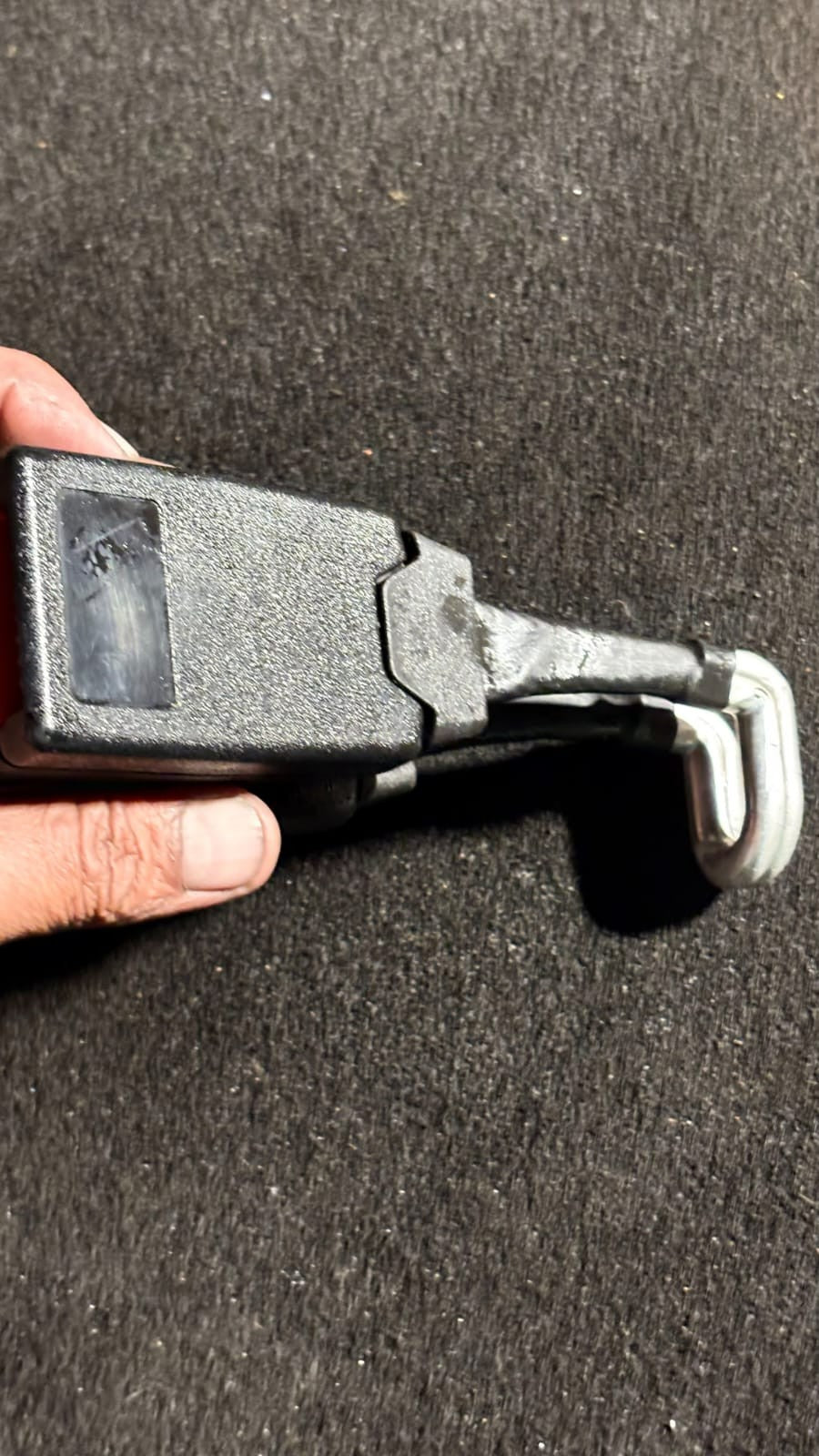 2003 CORSA REAR DOUBLE SEAT BELT RECEIVER/BUCKLE 09231879F