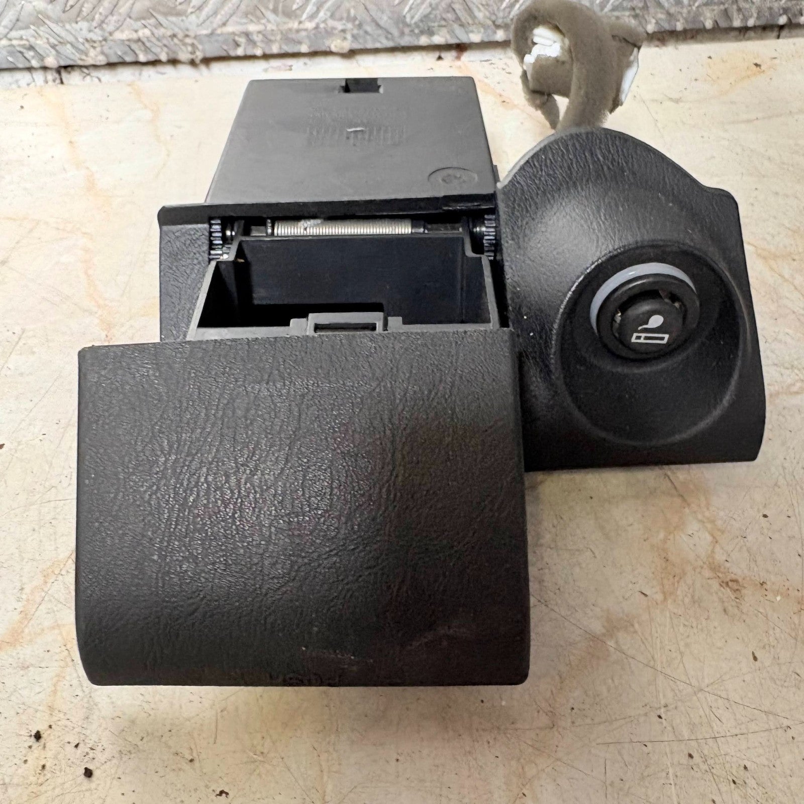 2005 HYUNDAI COUPE ASHTRAY 84552-2C900