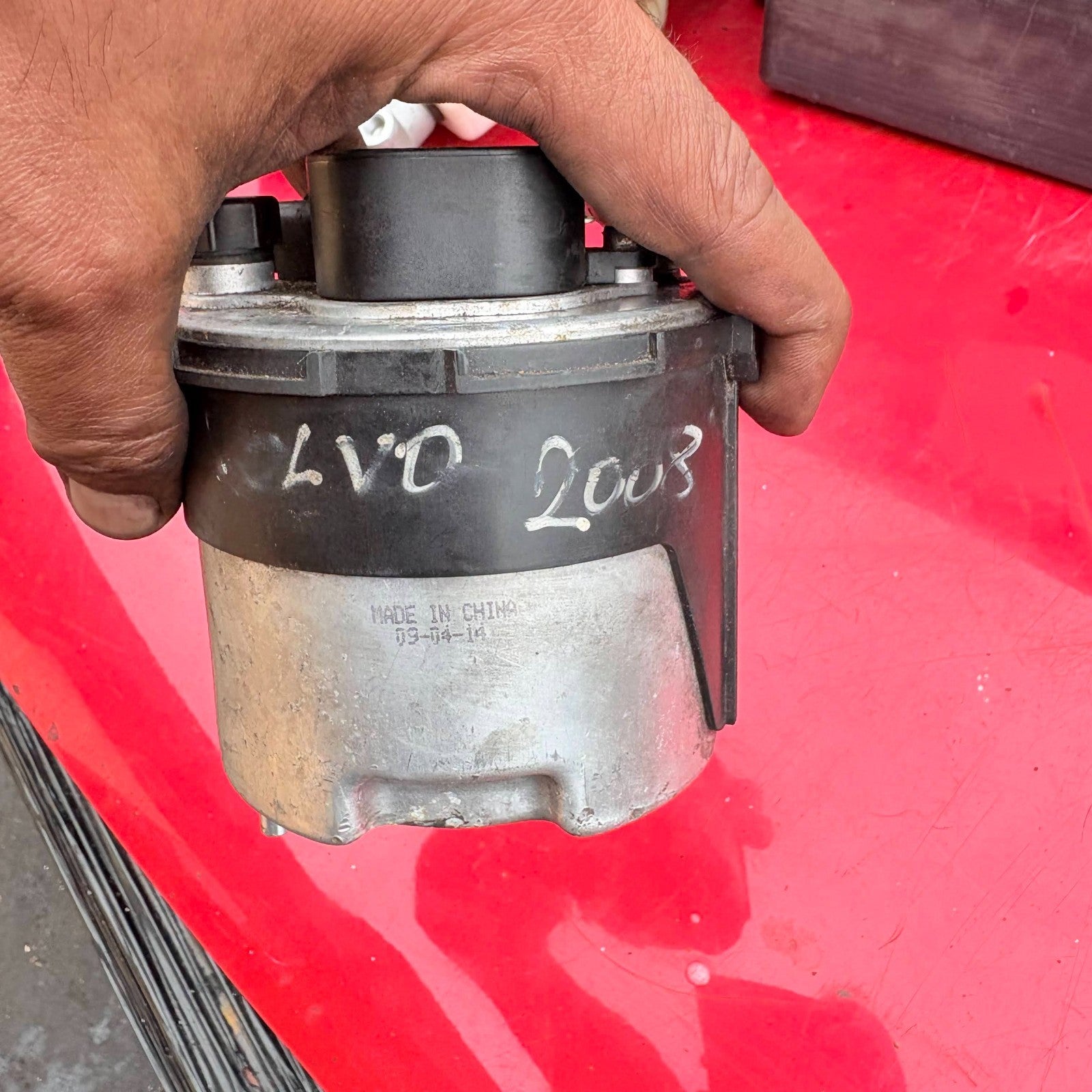 VOLVO 2008 FUEL FILTER WITH SENSOR 9659010880