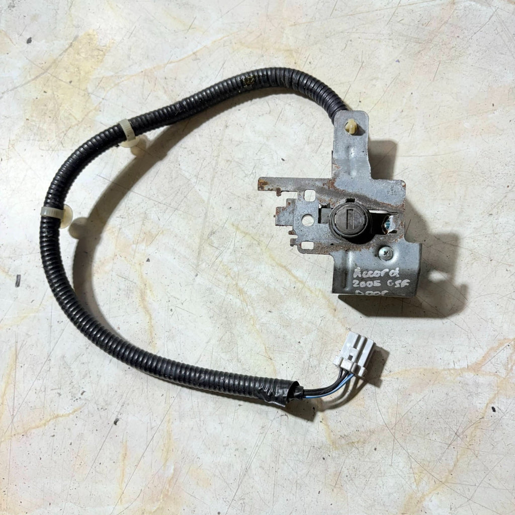 HONDA ACCORD Door Lock Right Off Side Front Saloon 2005