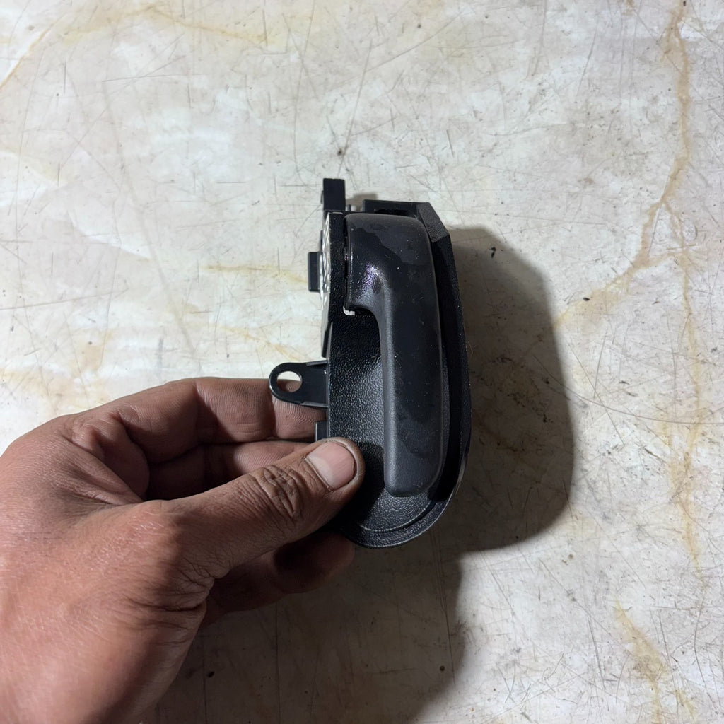 TOYOTA AYGO OSR DRIVERS SIDE REAR INNER DOOR HANDLE 2005-2014