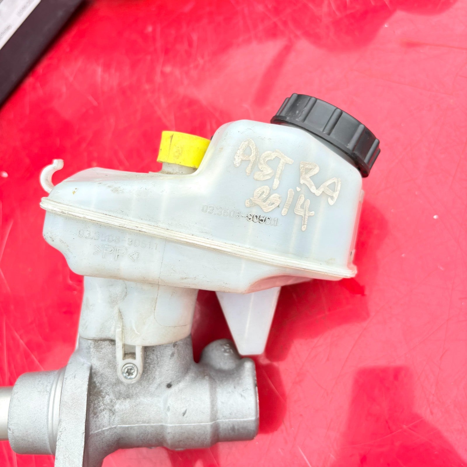 2014 Vauxhall Astra Brake Fluid Reservoir 03.3508-9050.1