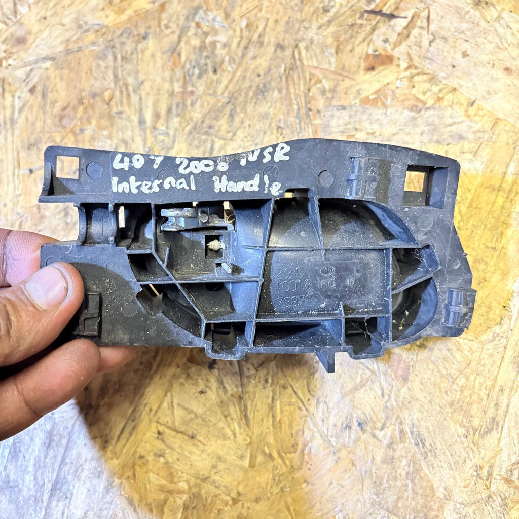 PEUGEOT 407 2008 Rear Left Inner Opening Handle 100187387