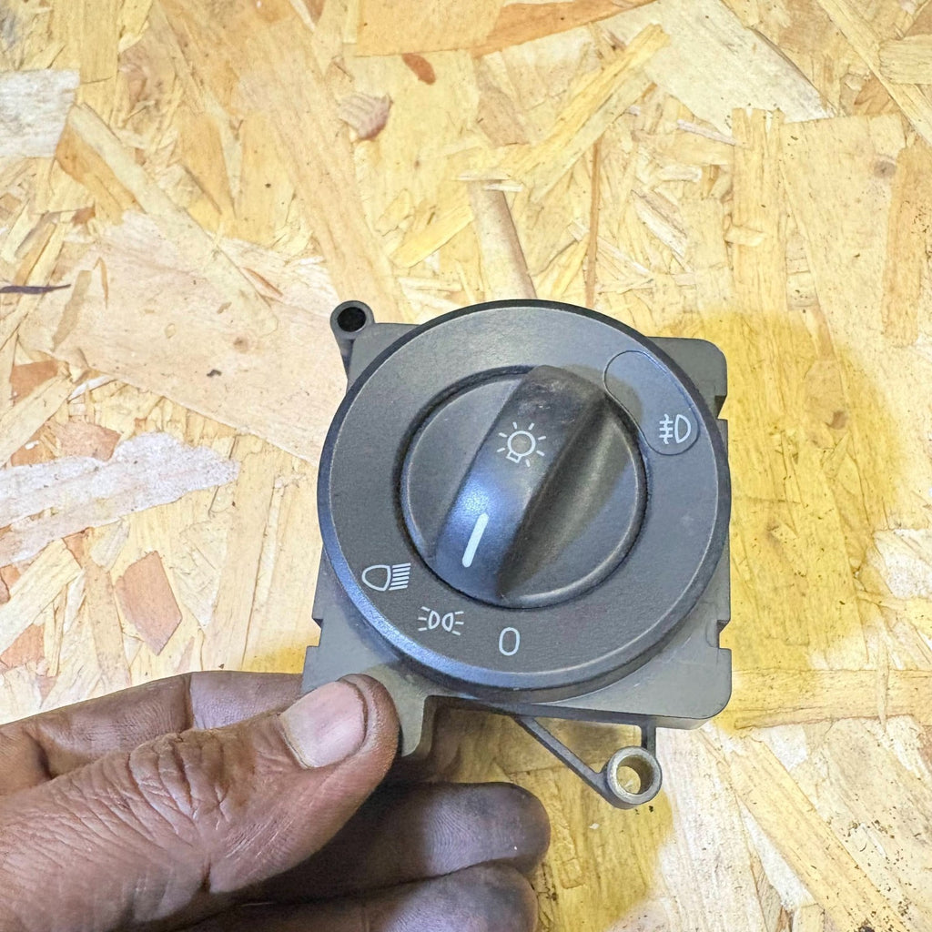 Mercedes Sprinter 04 Right Front Light Switch Headlight Control Unit A9065450104