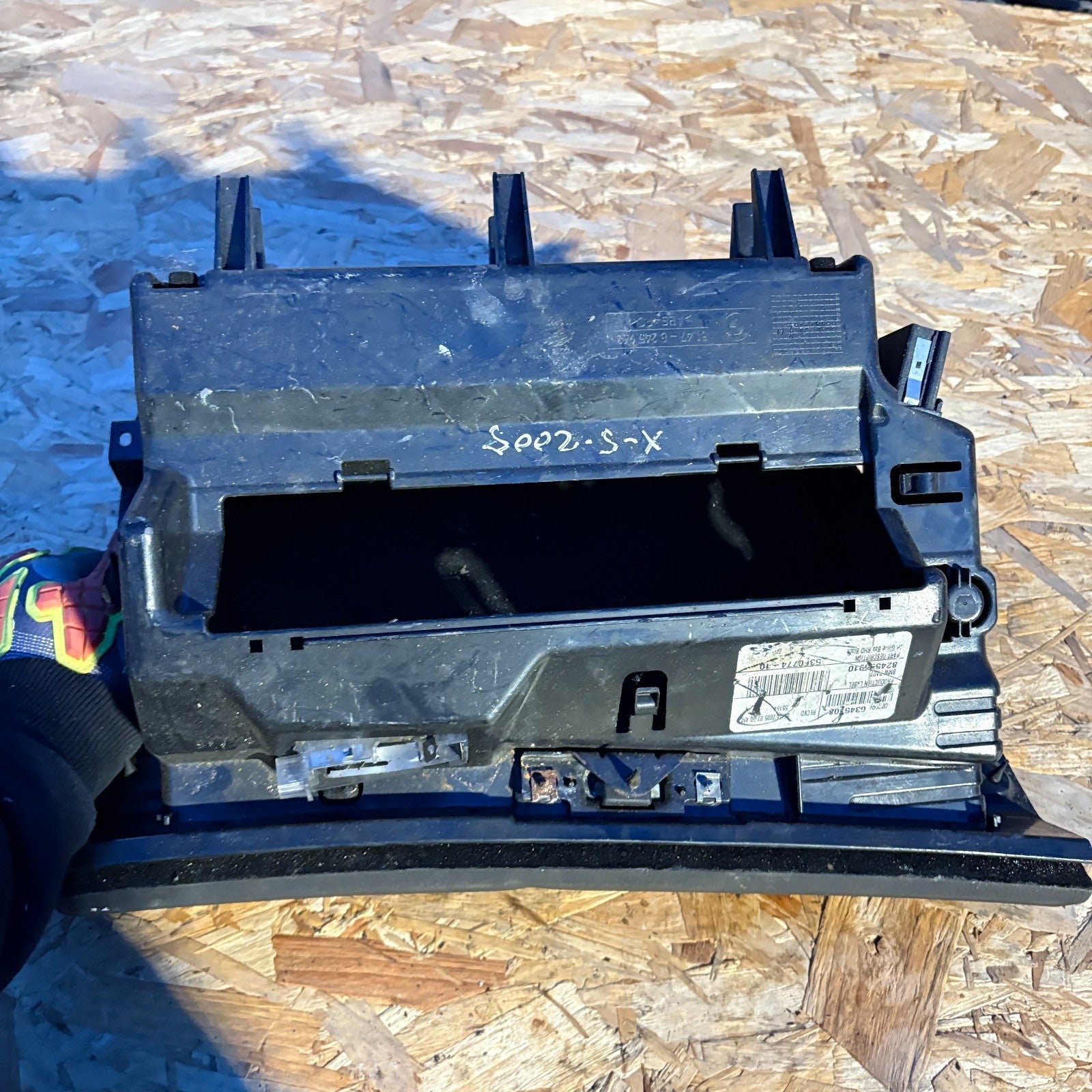 BMW X5 1999-2006 GLOVEBOX 53F0774-10