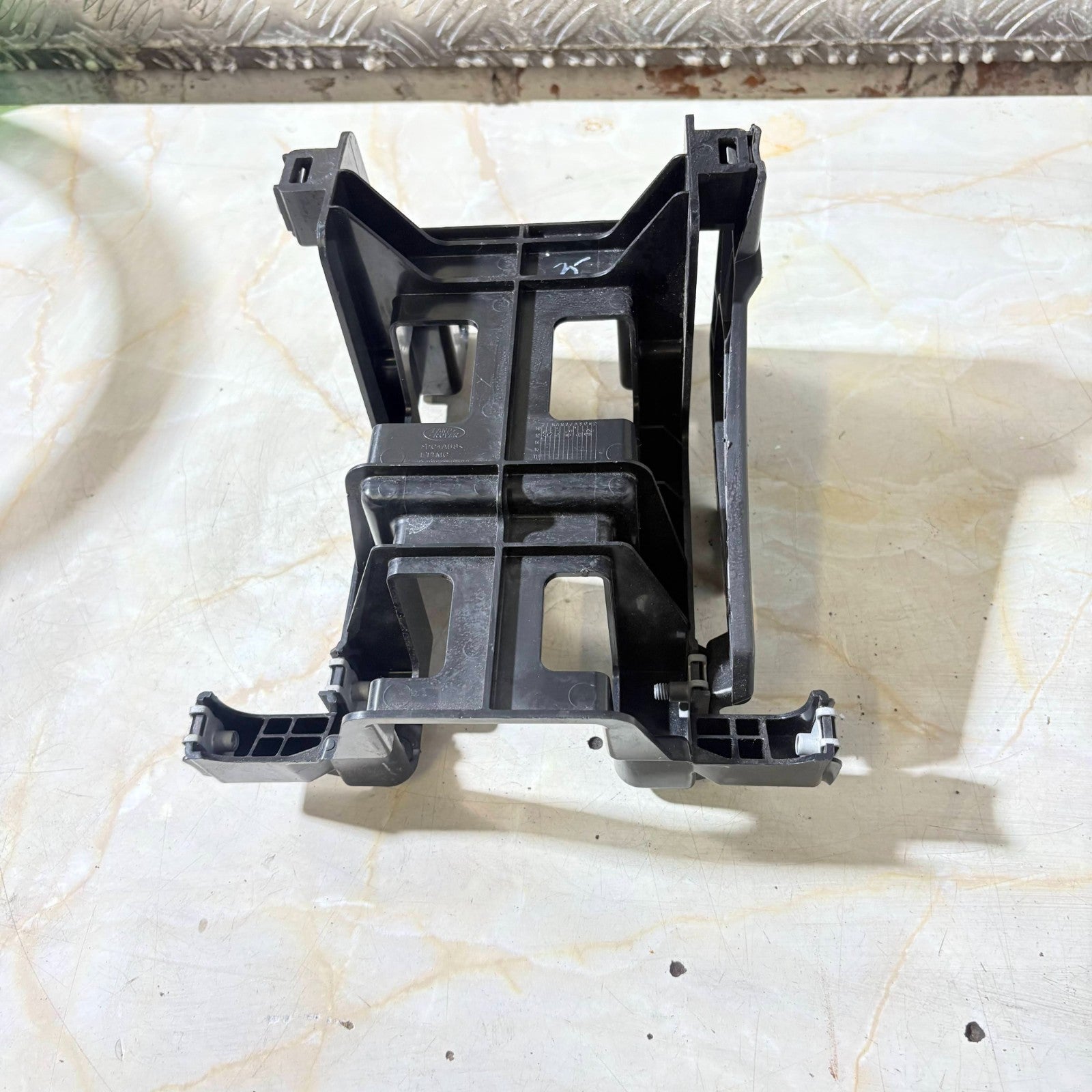 2011-2018 Range Rover Evoque L538 Centre Console Mount Bracket BJ32-048B38-AA
