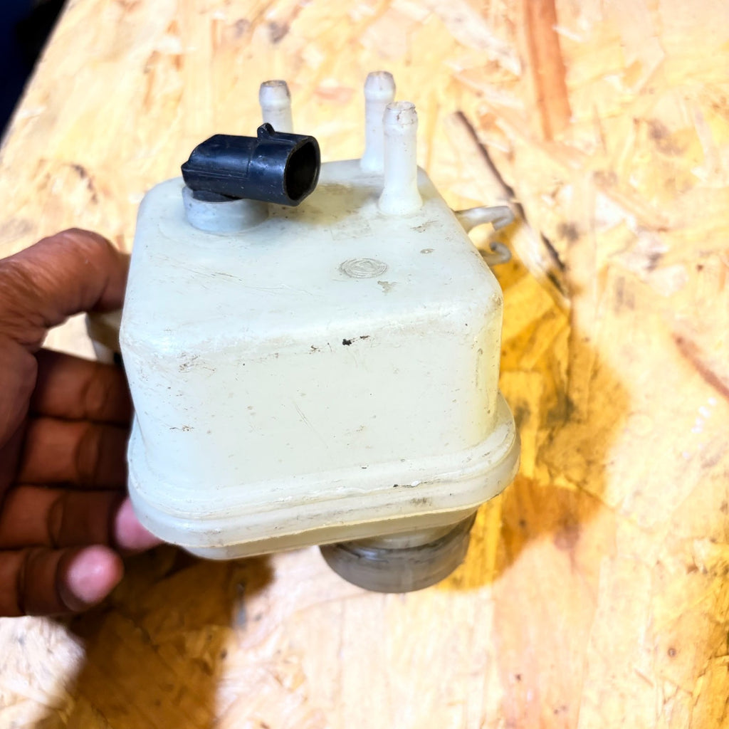 ALFA ROMEO BRAKE FLUID RESERVOIR TANK BOTTLE