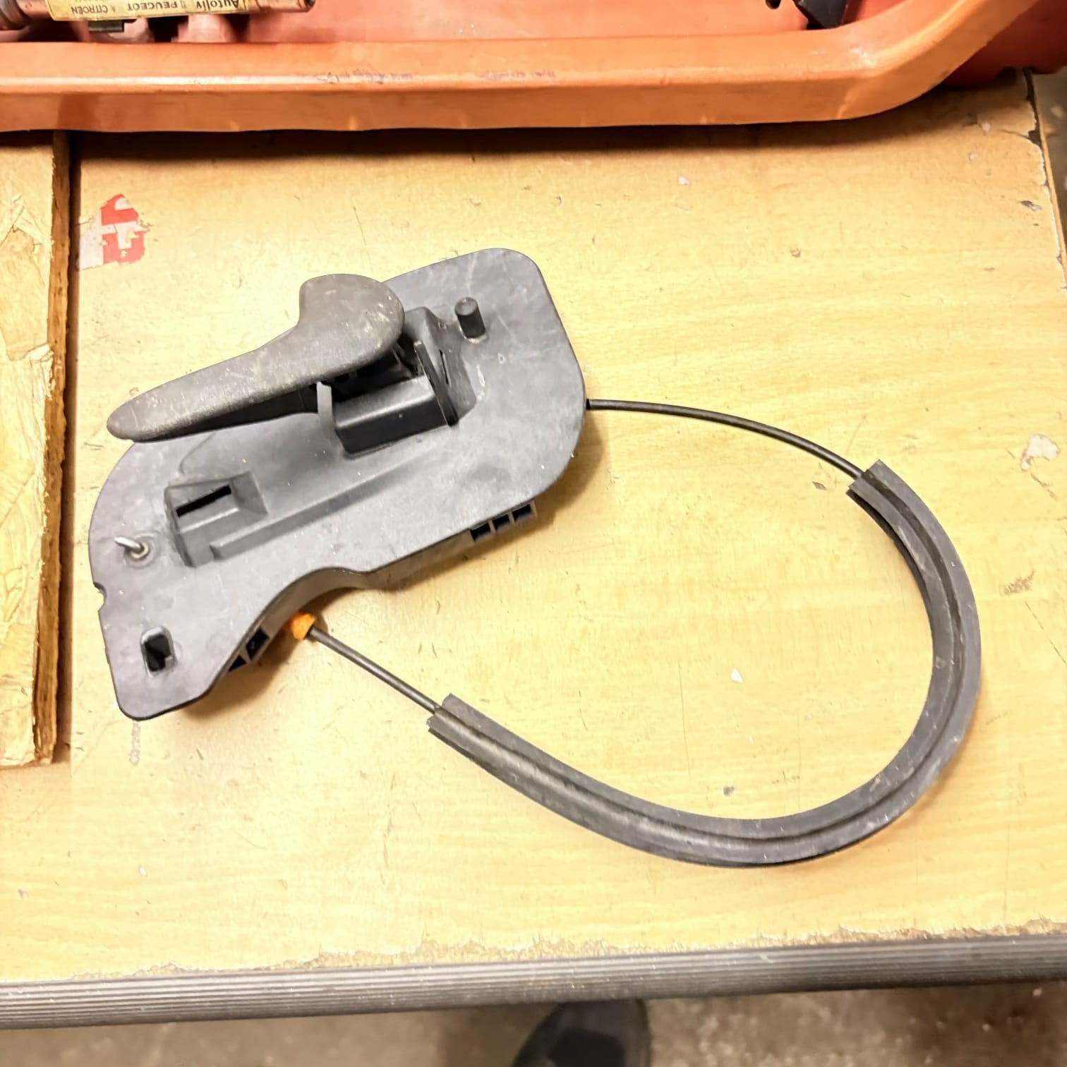 DRIVER FRONT DOOR INTERIOR HANDLE FOR VUAXHALL COMBO 2002-2012 13104264