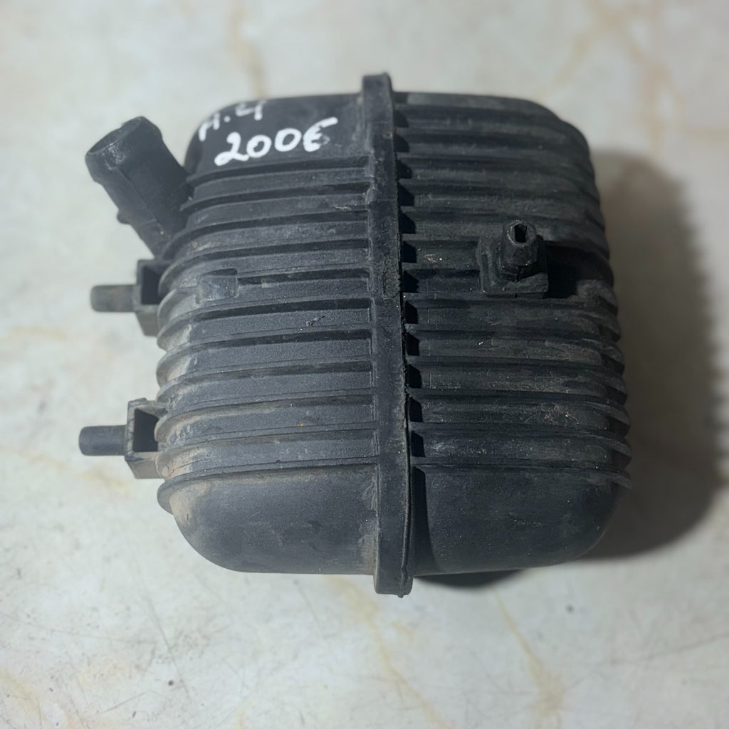 Audi A4 B7 2006 Intercooler Pulsation Damper 8E0129955 Charge Air Resonator