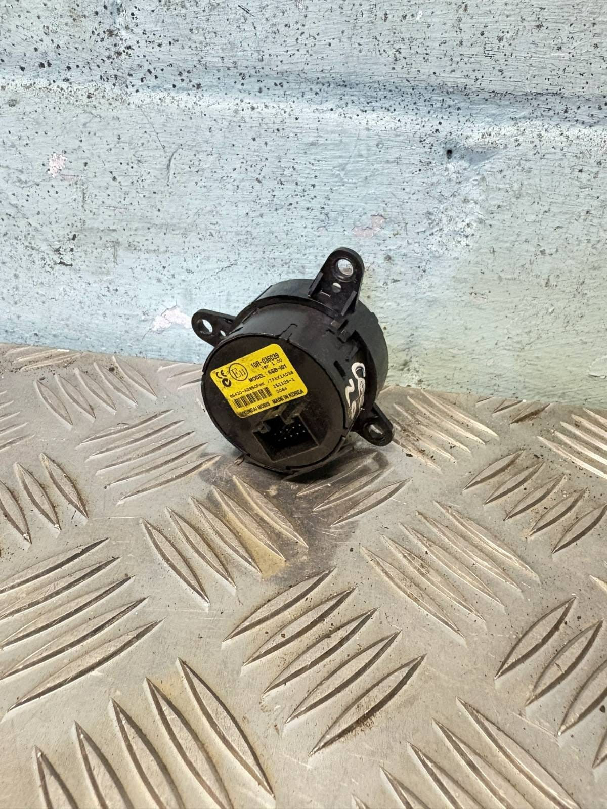 2016 KIA CEED JD START-STOP SWITCH 10R-036039