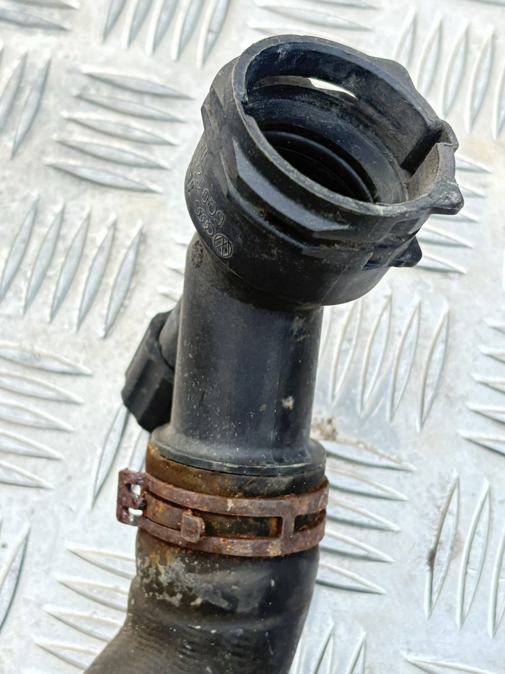 VW POLO MK4 2005-2009 1.4 PETROL BUD RADIATOR LOWER HOSE PIPE 6Q0122051CK