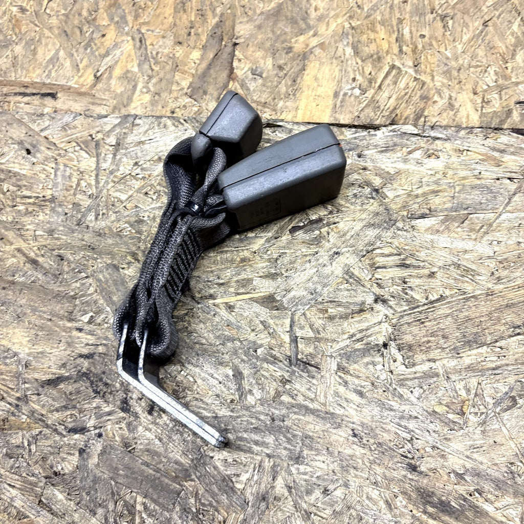 Jaguar XF X250 (09-15) Rear Right OSR+Centre Seat Belt Buckle 2R83-F60044-AC