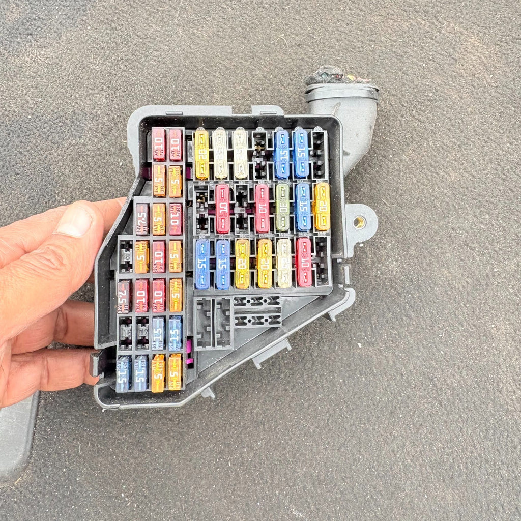 VW Beetle Mk2 1998-2011 Interior Fuse Box Relay Panel