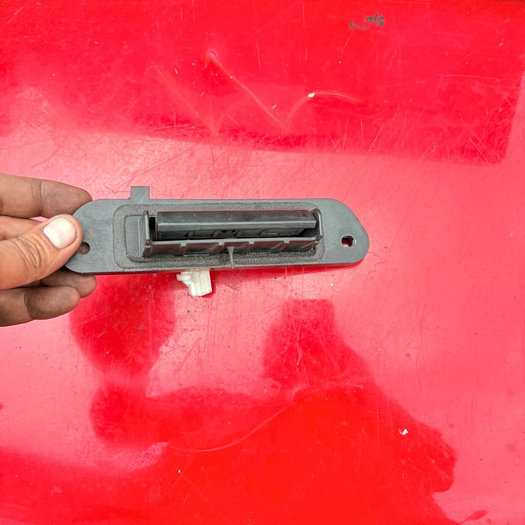 MITSUBISHI LANCER 2010 BOOT TAILGATE HANDLE RELEASE BUTTON SWITCH