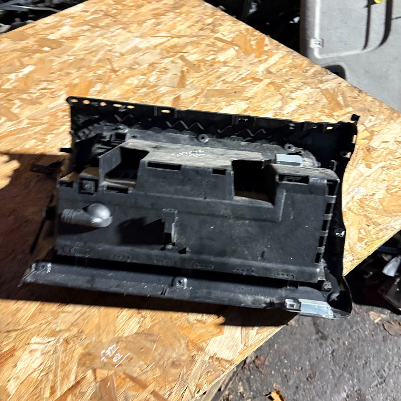 VW GOLF MK6 GLOVEBOX GLOVE BOX 2008-2012 GLOVE COMPARTMENT