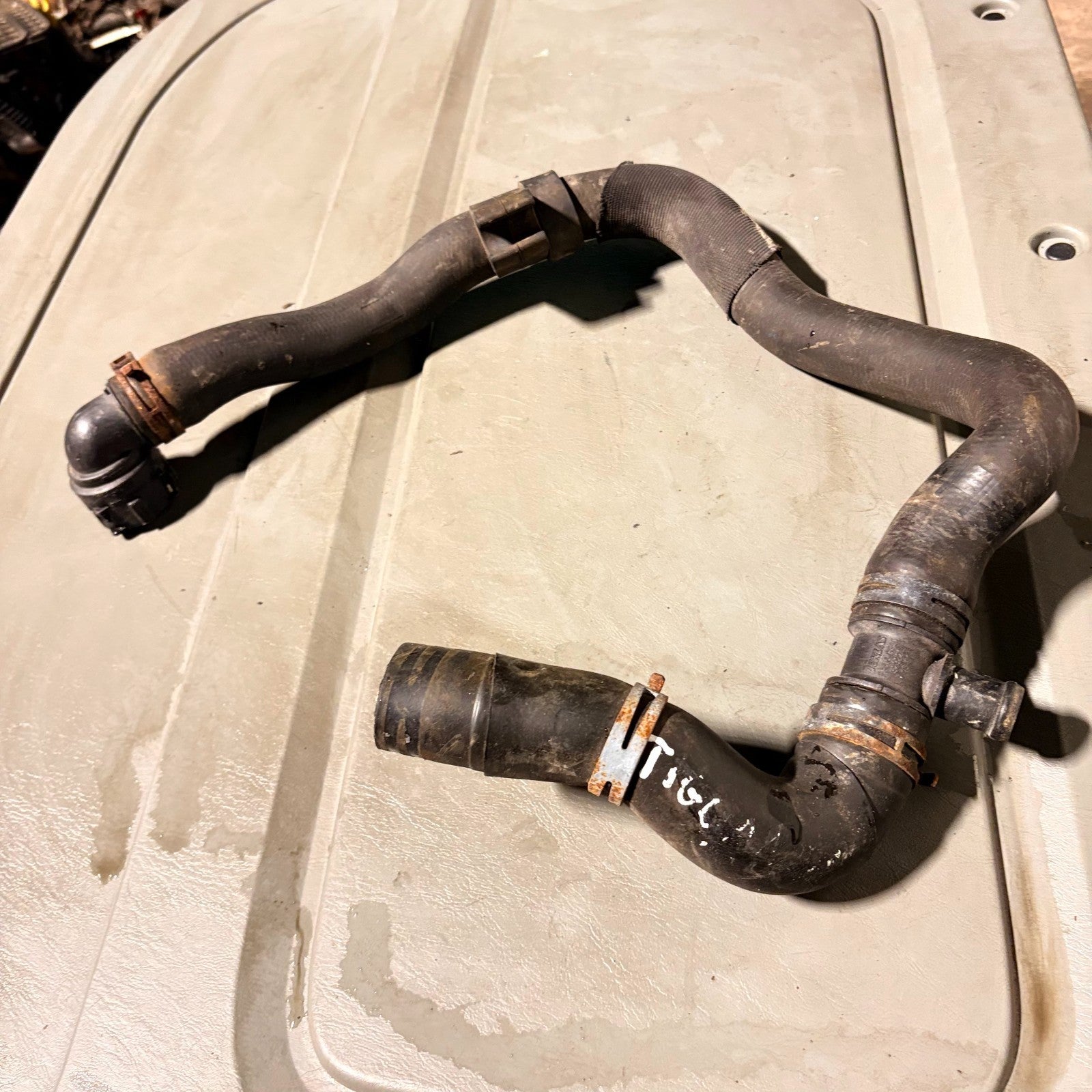 Volkswagen Tiguan Engine Water Coolant Pipe Hose 5N0122051