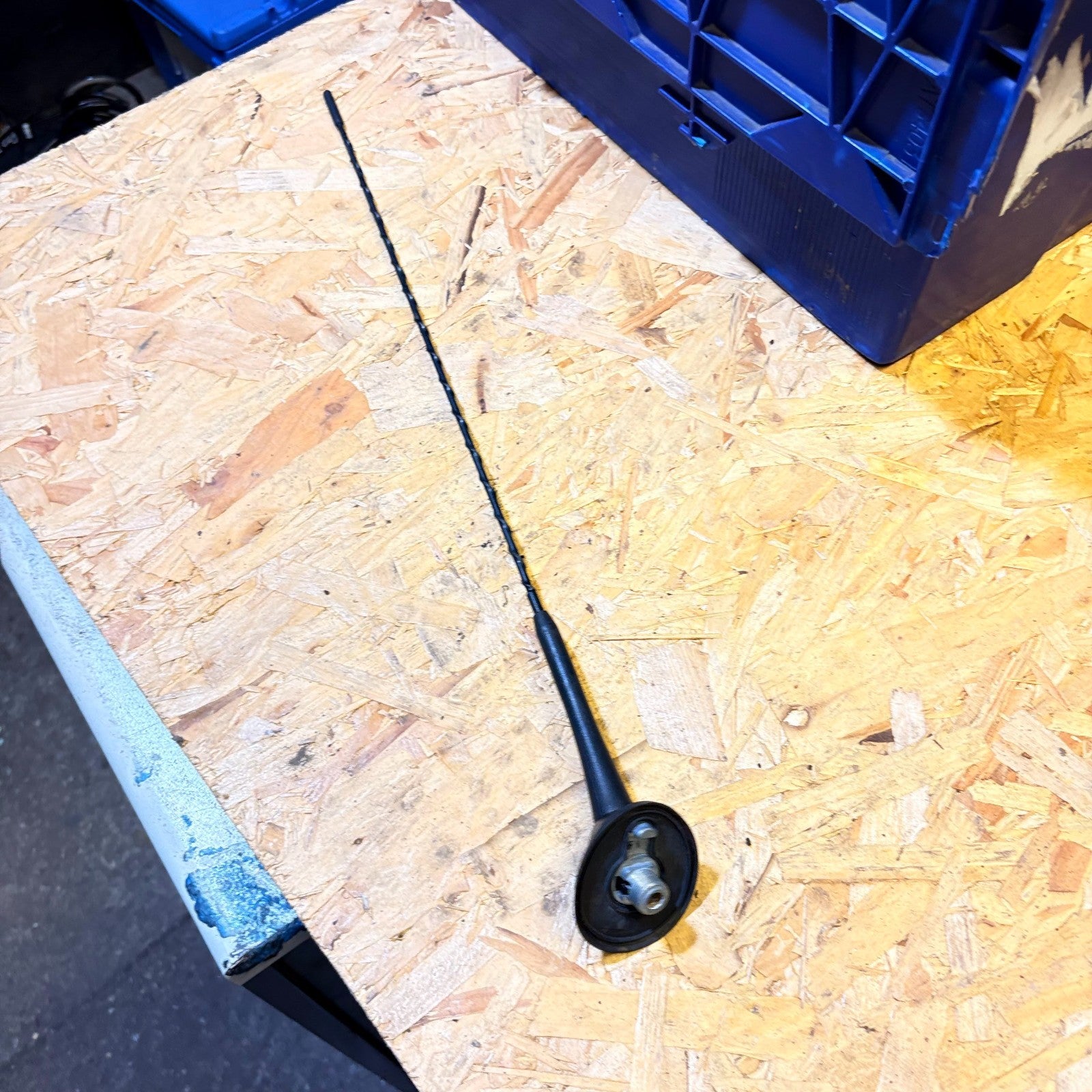 VAUXHALL CORSA AERIAL AND BASE 2006-2010