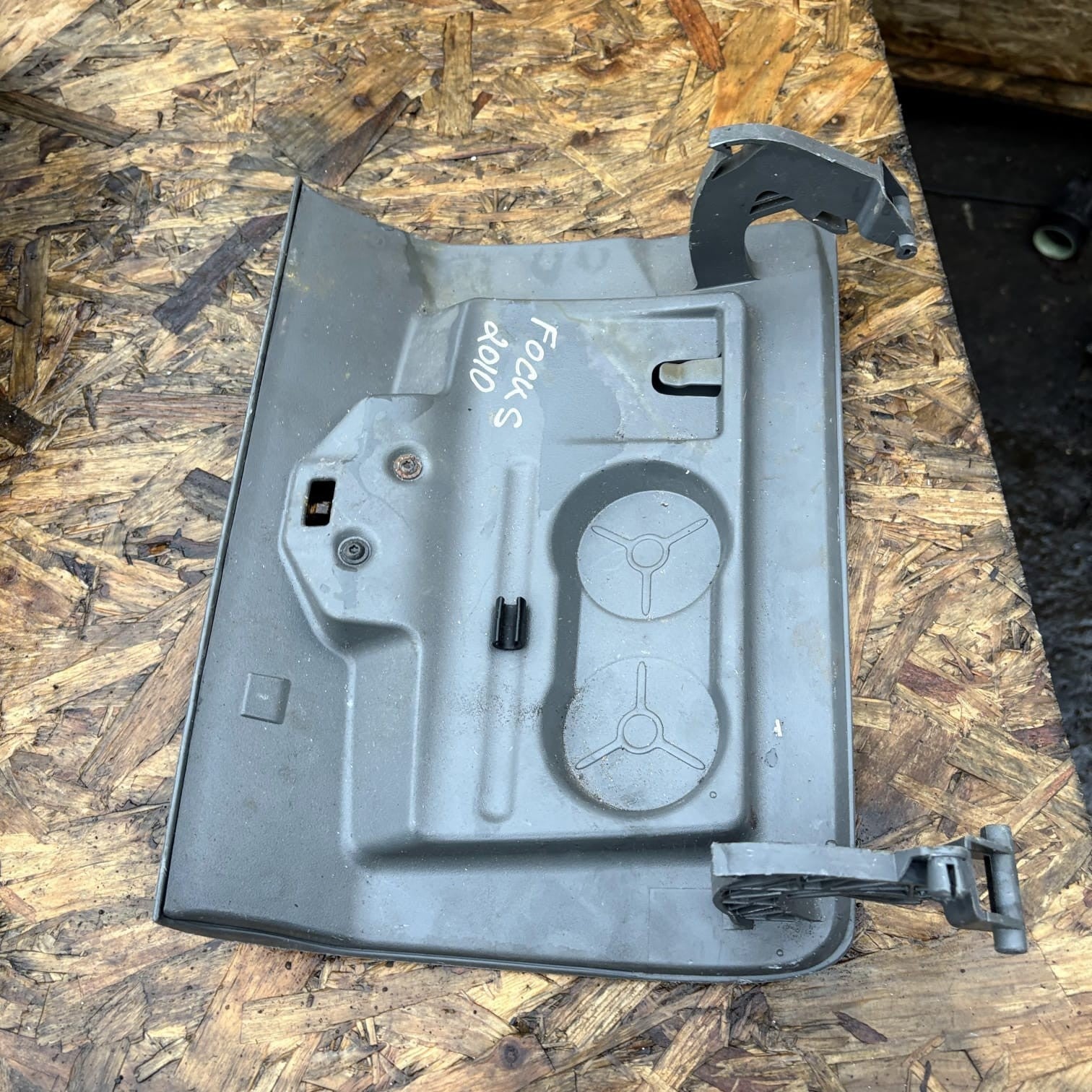 FORD FOCUS MK2 2010 GLOVE BOX 4M51 A06044 BEW