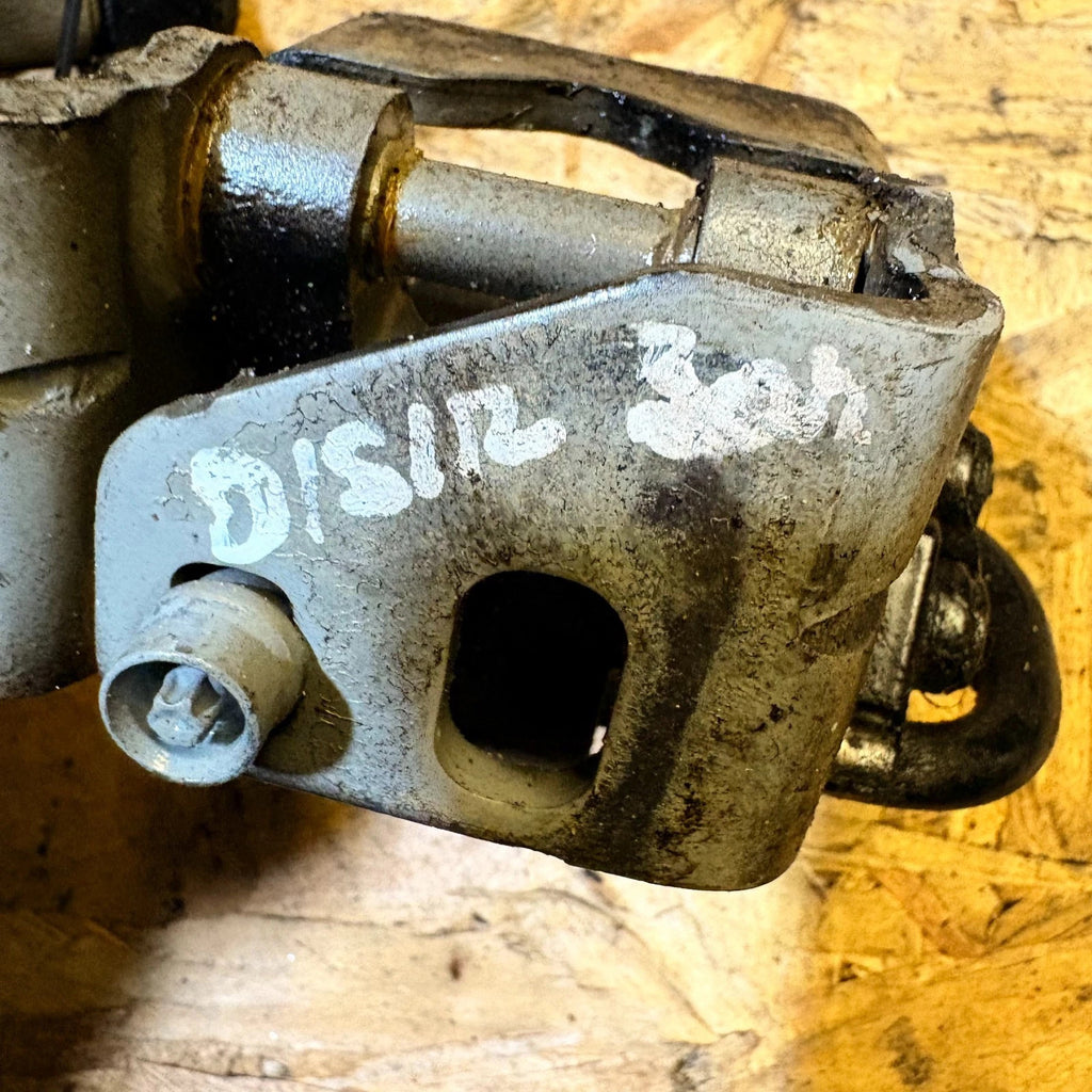 2005 VW TOUAREG REAR DOOR HINGE BOTTOM RIGHT O/S