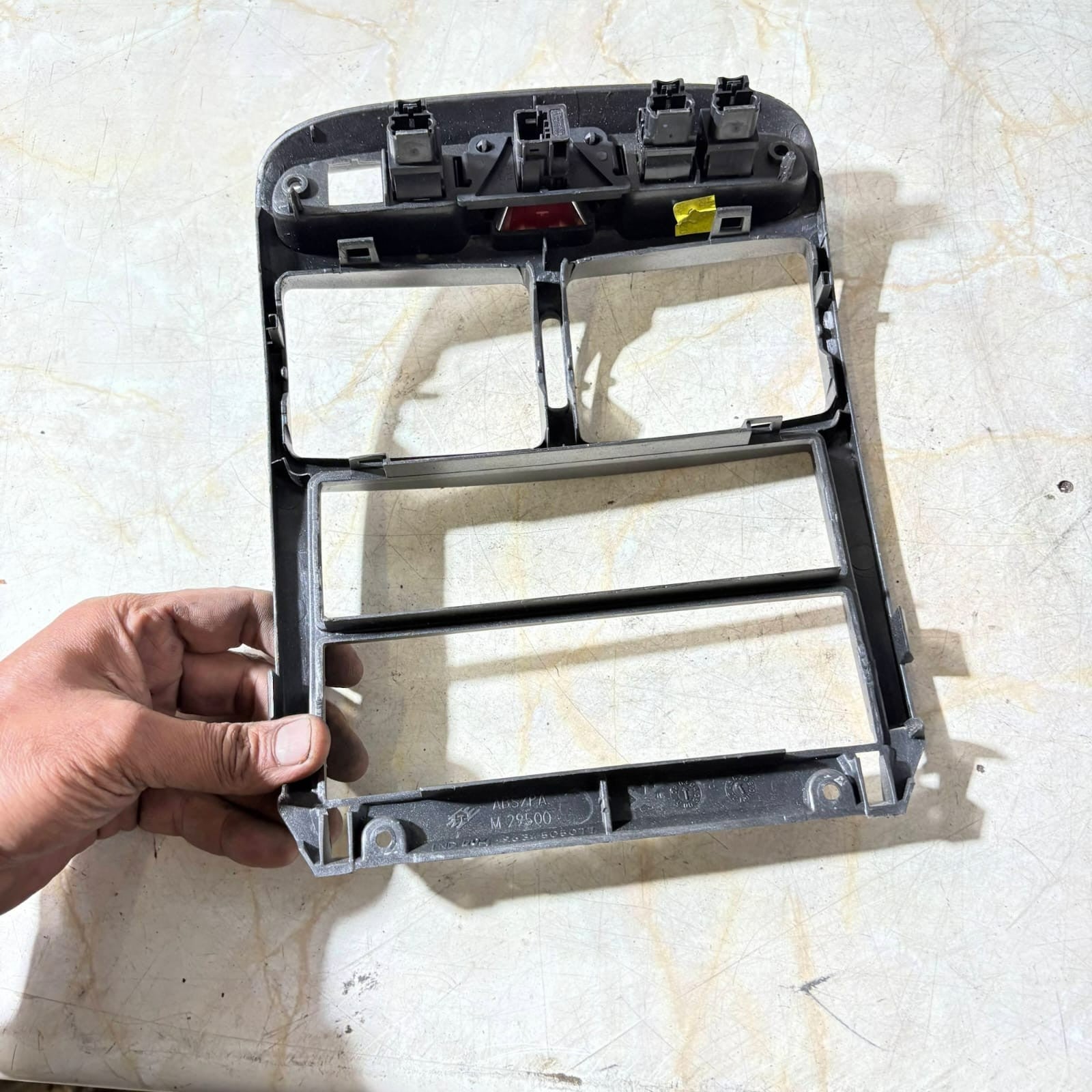 PEUGEOT 307 Break 3E Center Console Air Vent 9634505077 2.0 Diesel 66kw 22693287